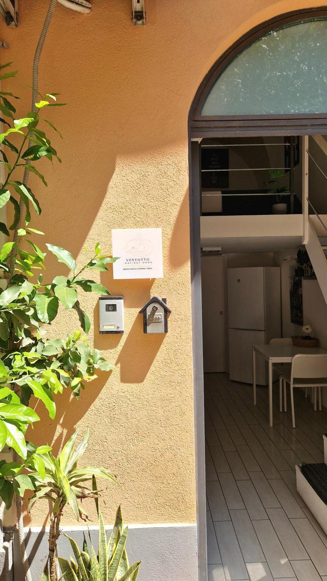 Borgo Santa Caterina - Fiera "Ventotto Holiday Home" كاتانيا المظهر الخارجي الصورة