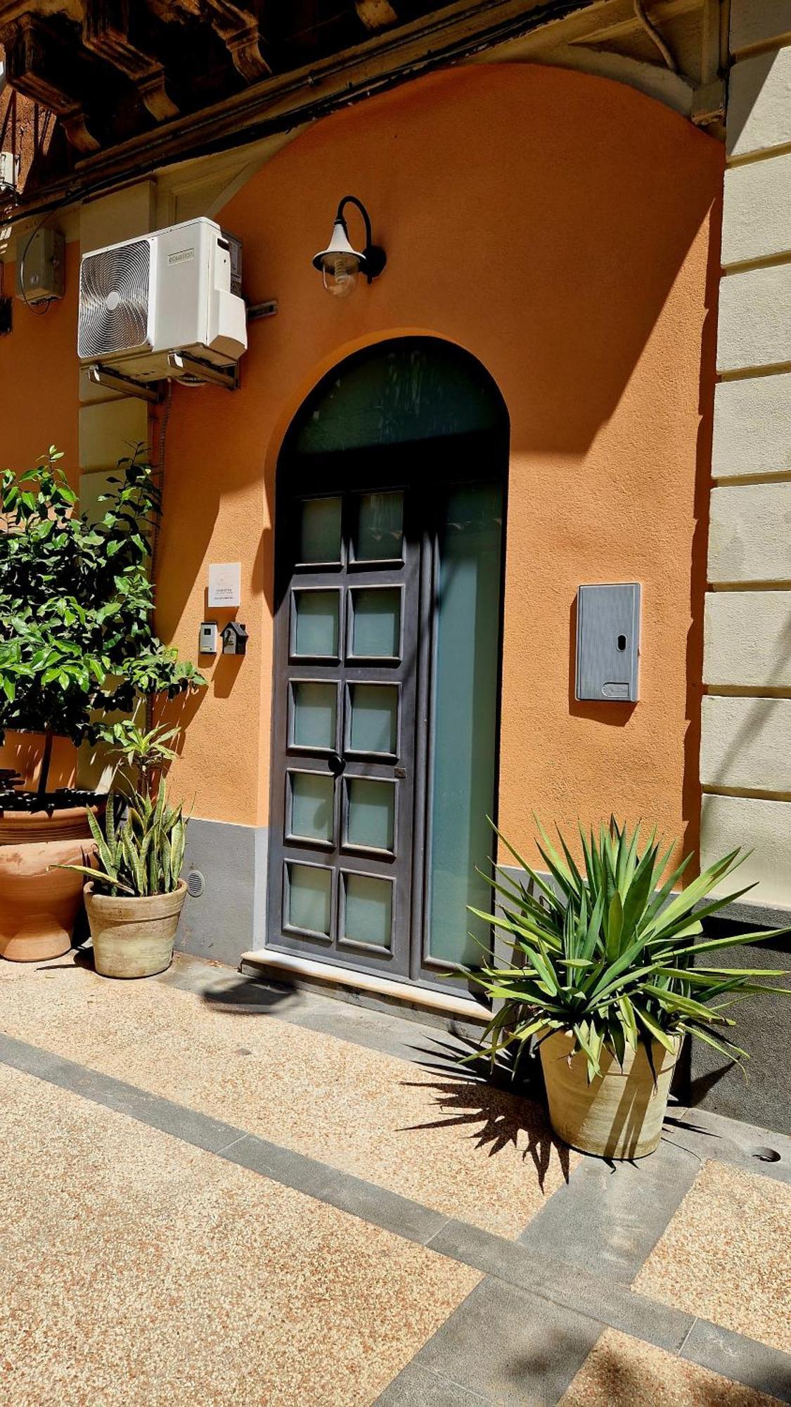 Borgo Santa Caterina - Fiera "Ventotto Holiday Home" كاتانيا المظهر الخارجي الصورة